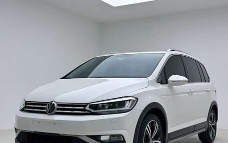 Volkswagen Touran III, 2023 год, 1 515 002 рублей, 1 фотография