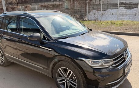 Volkswagen Tiguan II, 2021 год, 2 900 000 рублей, 4 фотография