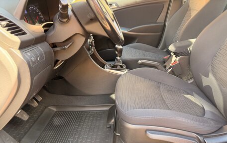 Hyundai Solaris II рестайлинг, 2015 год, 1 350 000 рублей, 9 фотография