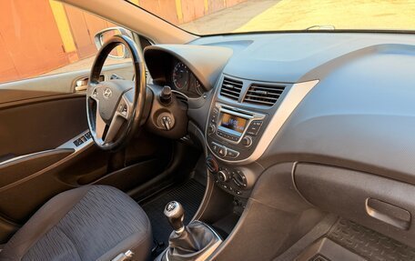 Hyundai Solaris II рестайлинг, 2015 год, 1 350 000 рублей, 8 фотография