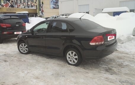 Volkswagen Polo VI (EU Market), 2011 год, 710 000 рублей, 2 фотография