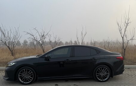 Toyota Camry, 2025 год, 3 300 000 рублей, 2 фотография