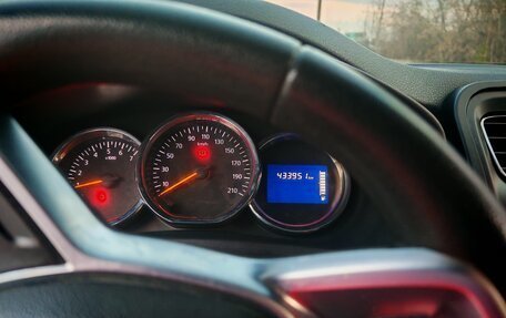 Renault Logan II, 2018 год, 650 000 рублей, 6 фотография