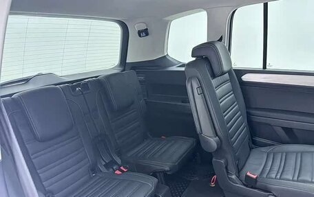 Volkswagen Touran III, 2023 год, 1 515 002 рублей, 16 фотография