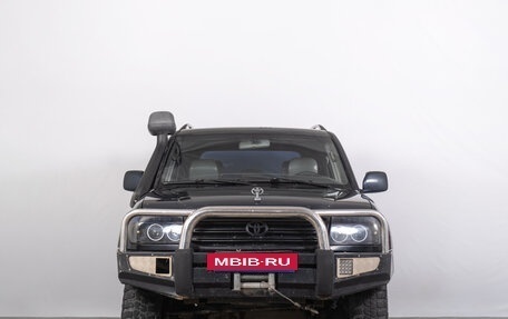 Toyota Land Cruiser 100 рестайлинг 2, 2002 год, 2 499 000 рублей, 4 фотография