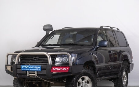 Toyota Land Cruiser 100 рестайлинг 2, 2002 год, 2 499 000 рублей, 2 фотография