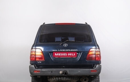 Toyota Land Cruiser 100 рестайлинг 2, 2002 год, 2 499 000 рублей, 5 фотография