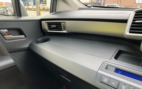 Honda Freed I, 2014 год, 902 000 рублей, 15 фотография