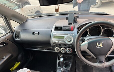 Honda Fit III, 2007 год, 422 000 рублей, 2 фотография