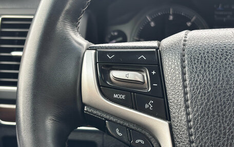 Toyota Land Cruiser 200, 2016 год, 4 950 000 рублей, 16 фотография