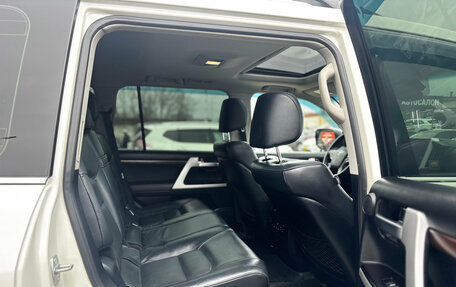 Toyota Land Cruiser 200, 2016 год, 4 950 000 рублей, 28 фотография