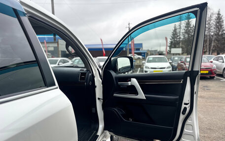 Toyota Land Cruiser 200, 2016 год, 4 950 000 рублей, 30 фотография