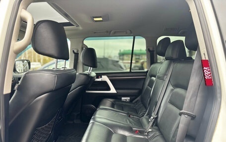 Toyota Land Cruiser 200, 2016 год, 4 950 000 рублей, 24 фотография