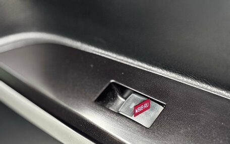 Toyota Land Cruiser 200, 2016 год, 4 950 000 рублей, 27 фотография