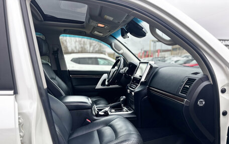 Toyota Land Cruiser 200, 2016 год, 4 950 000 рублей, 32 фотография