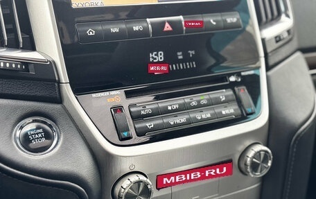 Toyota Land Cruiser 200, 2016 год, 4 950 000 рублей, 19 фотография