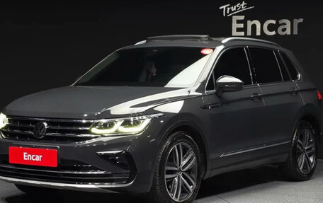 Volkswagen Tiguan II, 2022 год, 3 150 000 рублей, 1 фотография