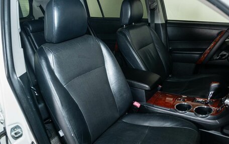 Toyota Highlander III, 2011 год, 1 500 000 рублей, 13 фотография