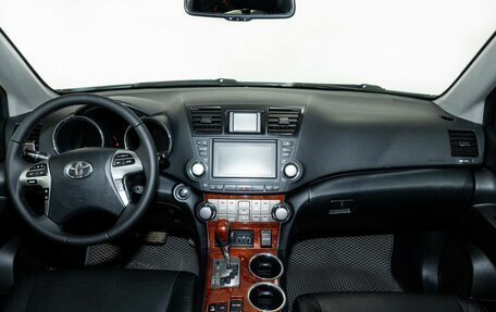 Toyota Highlander III, 2011 год, 1 500 000 рублей, 7 фотография