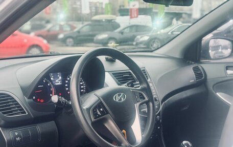 Hyundai Solaris II рестайлинг, 2015 год, 869 000 рублей, 15 фотография