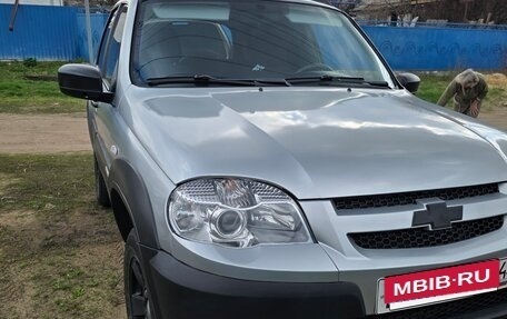 Chevrolet Niva I рестайлинг, 2014 год, 560 000 рублей, 2 фотография