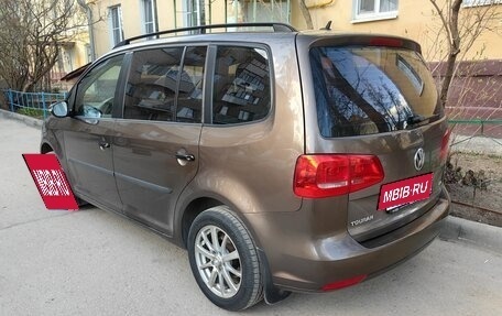 Volkswagen Touran III, 2012 год, 1 200 000 рублей, 2 фотография