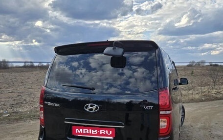 Hyundai Grand Starex Grand Starex I рестайлинг 2, 2018 год, 3 335 000 рублей, 6 фотография