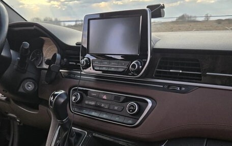 Hyundai Grand Starex Grand Starex I рестайлинг 2, 2018 год, 3 335 000 рублей, 17 фотография