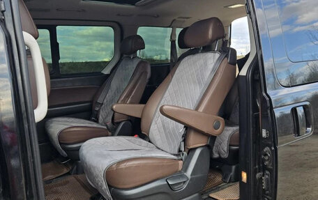 Hyundai Grand Starex Grand Starex I рестайлинг 2, 2018 год, 3 335 000 рублей, 27 фотография