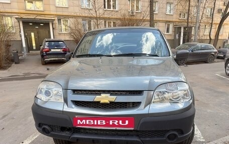 Chevrolet Niva I рестайлинг, 2020 год, 750 000 рублей, 2 фотография