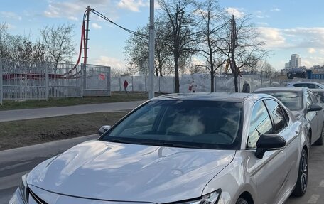 Toyota Camry, 2022 год, 3 500 000 рублей, 9 фотография