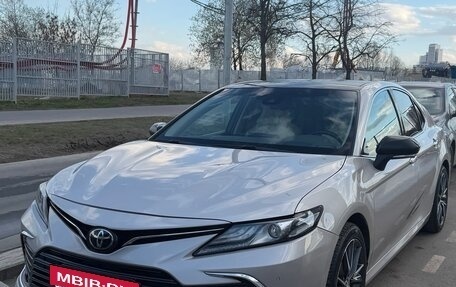 Toyota Camry, 2022 год, 3 500 000 рублей, 8 фотография