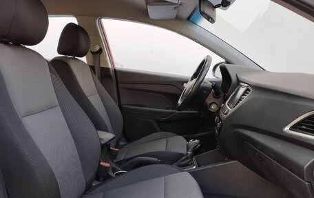 Hyundai Solaris II рестайлинг, 2017 год, 1 400 000 рублей, 10 фотография