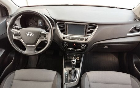 Hyundai Solaris II рестайлинг, 2017 год, 1 400 000 рублей, 9 фотография