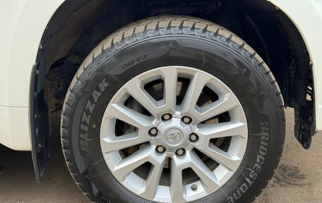 Toyota Land Cruiser Prado 150 рестайлинг 2, 2015 год, 4 100 000 рублей, 14 фотография