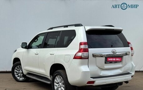 Toyota Land Cruiser Prado 150 рестайлинг 2, 2015 год, 4 100 000 рублей, 6 фотография