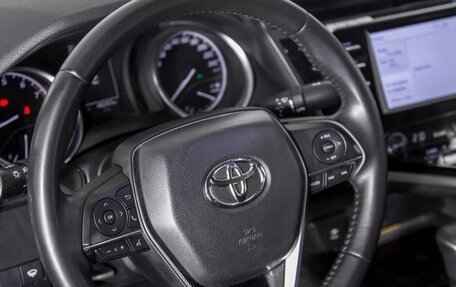 Toyota Camry, 2019 год, 2 490 000 рублей, 3 фотография