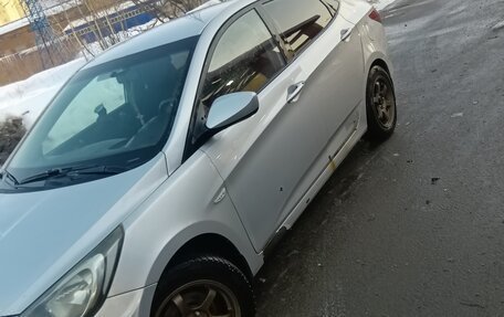 Hyundai Solaris II рестайлинг, 2012 год, 540 000 рублей, 4 фотография