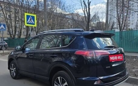 Toyota RAV4, 2018 год, 2 600 000 рублей, 10 фотография