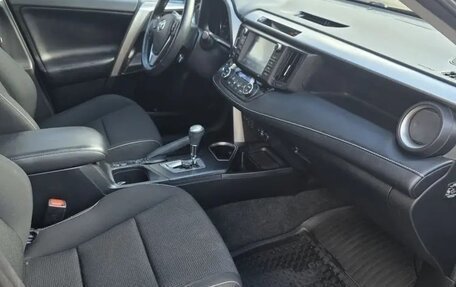 Toyota RAV4, 2018 год, 2 600 000 рублей, 23 фотография