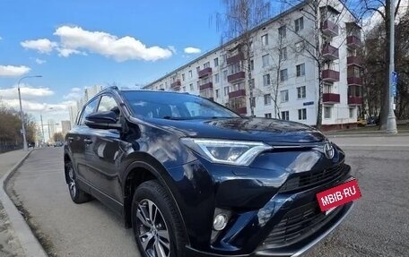 Toyota RAV4, 2018 год, 2 600 000 рублей, 32 фотография