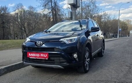 Toyota RAV4, 2018 год, 2 600 000 рублей, 34 фотография