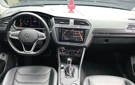 Volkswagen Tiguan II, 2022 год, 3 150 000 рублей, 5 фотография