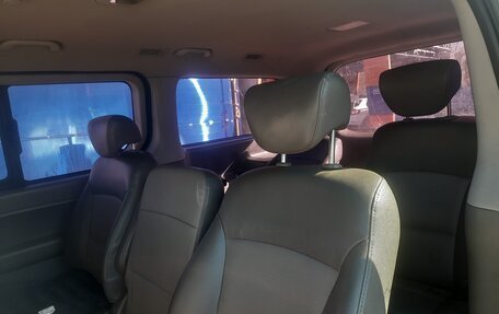 Hyundai Grand Starex Grand Starex I рестайлинг 2, 2011 год, 980 000 рублей, 2 фотография