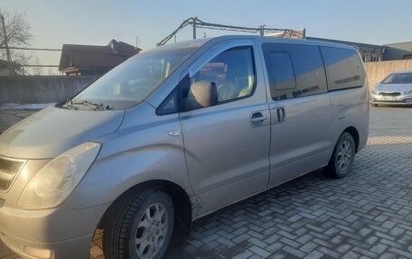 Hyundai Grand Starex Grand Starex I рестайлинг 2, 2011 год, 980 000 рублей, 3 фотография