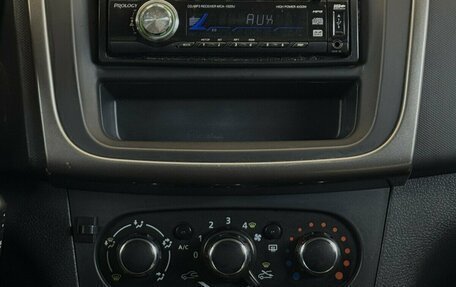 Renault Logan II, 2019 год, 640 000 рублей, 7 фотография