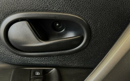 Renault Logan II, 2019 год, 640 000 рублей, 9 фотография