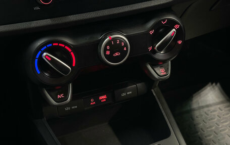 KIA Rio IV, 2018 год, 1 370 000 рублей, 16 фотография