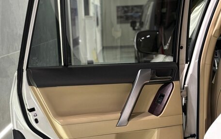 Toyota Land Cruiser Prado 150 рестайлинг 2, 2016 год, 2 900 000 рублей, 12 фотография