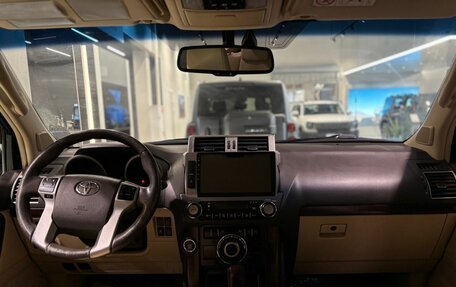 Toyota Land Cruiser Prado 150 рестайлинг 2, 2016 год, 2 900 000 рублей, 31 фотография